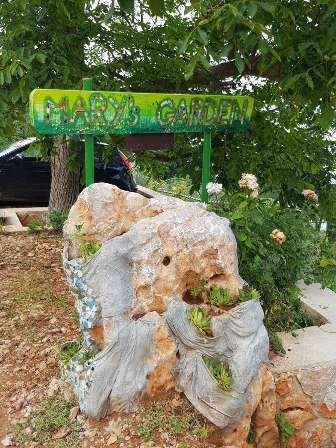 Mary'S Garden Villa Tulisevica Ngoại thất bức ảnh